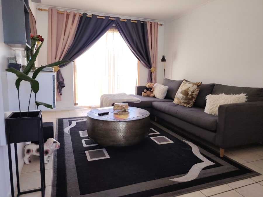 To Let 2 Bedroom Property for Rent in Sir Lowrys Pass Village Western Cape